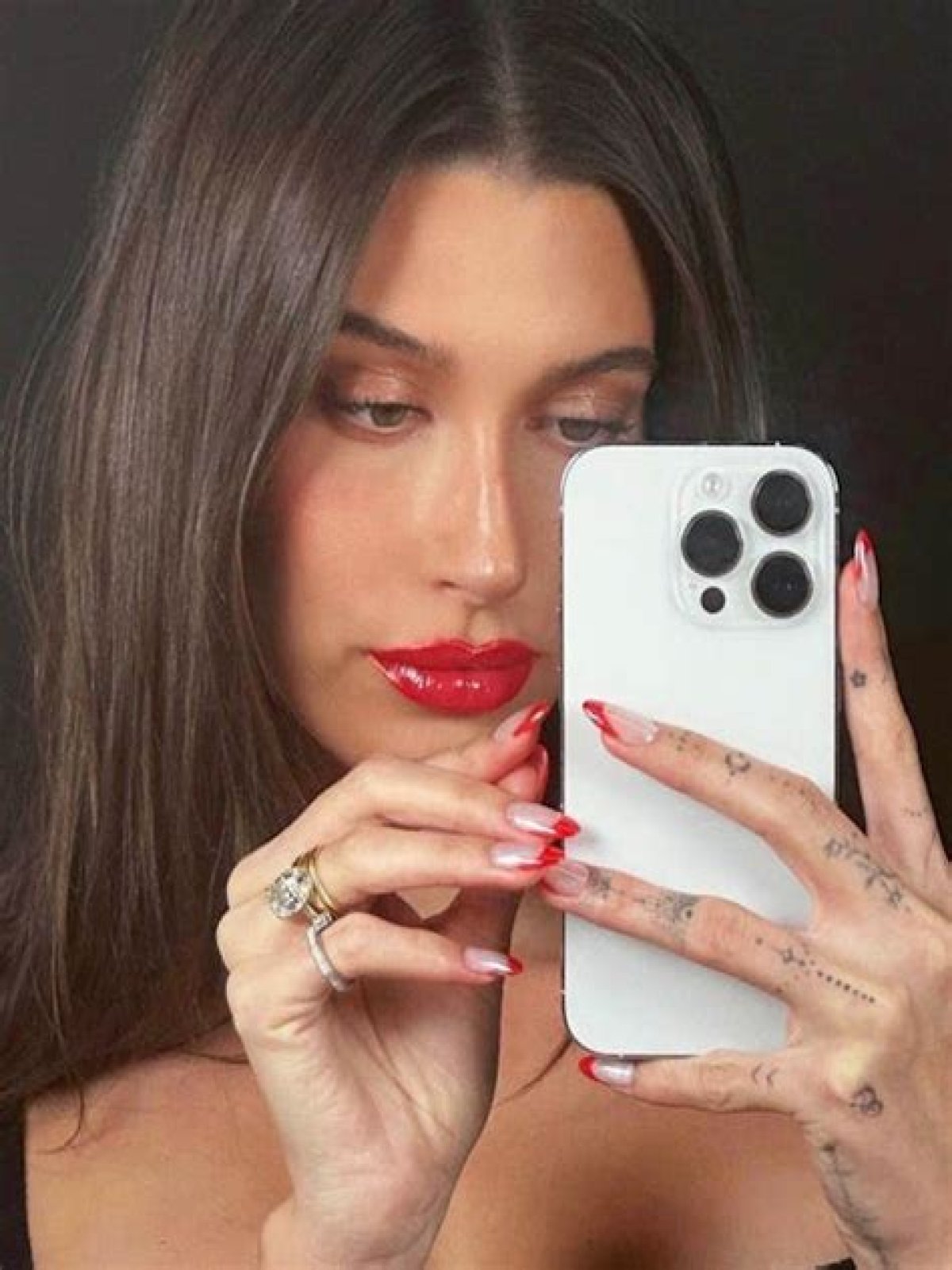 Chrome French Tips Are Having A Major Moment Right Now