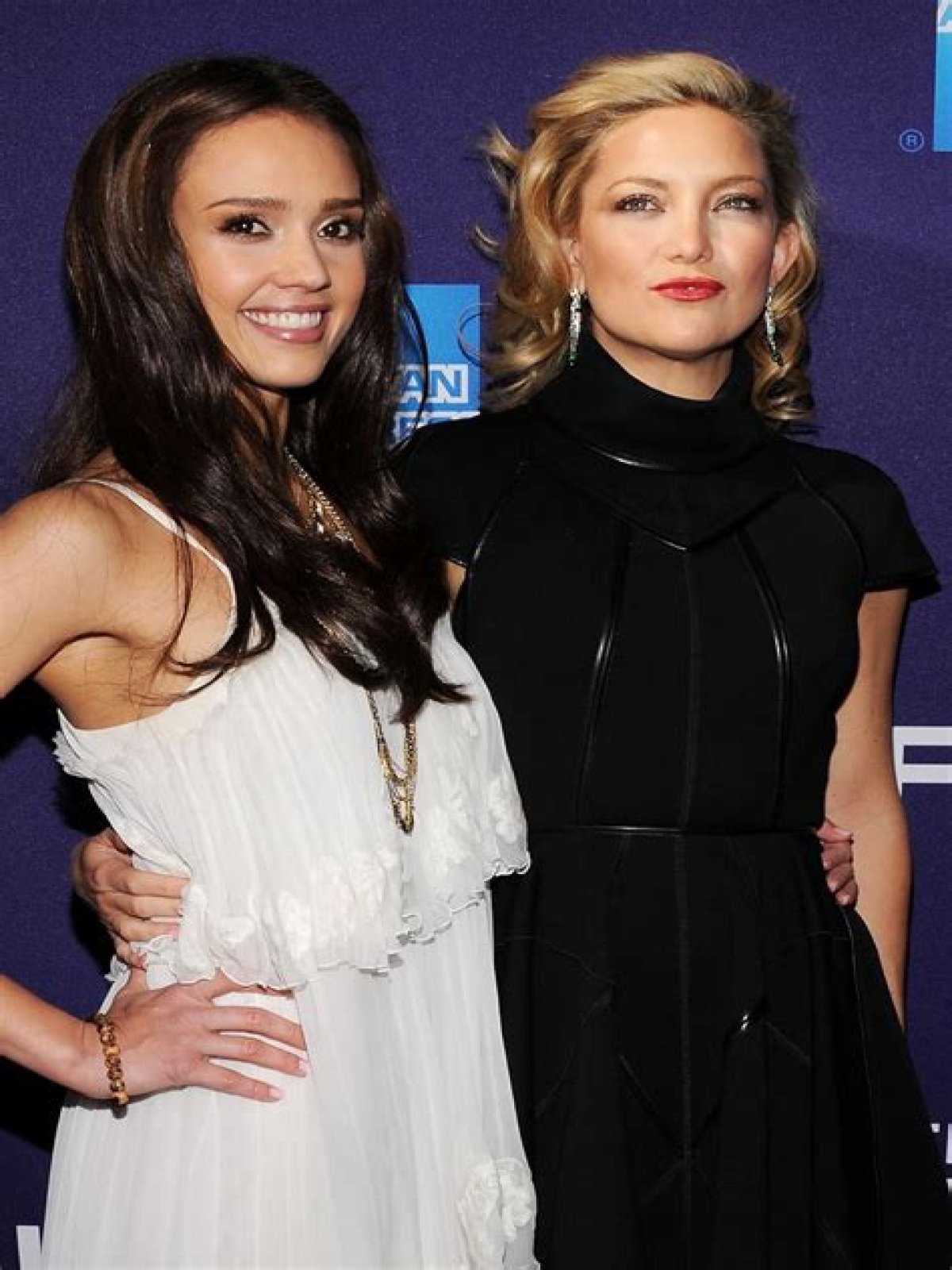 Jessica Alba, Kate Hudson Take Kids to Taylor Swift's Show, Pics