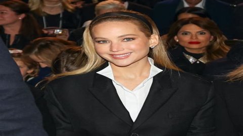 Scarlett Johansson Wants You To Know She Hasn’t Had A Nose Job