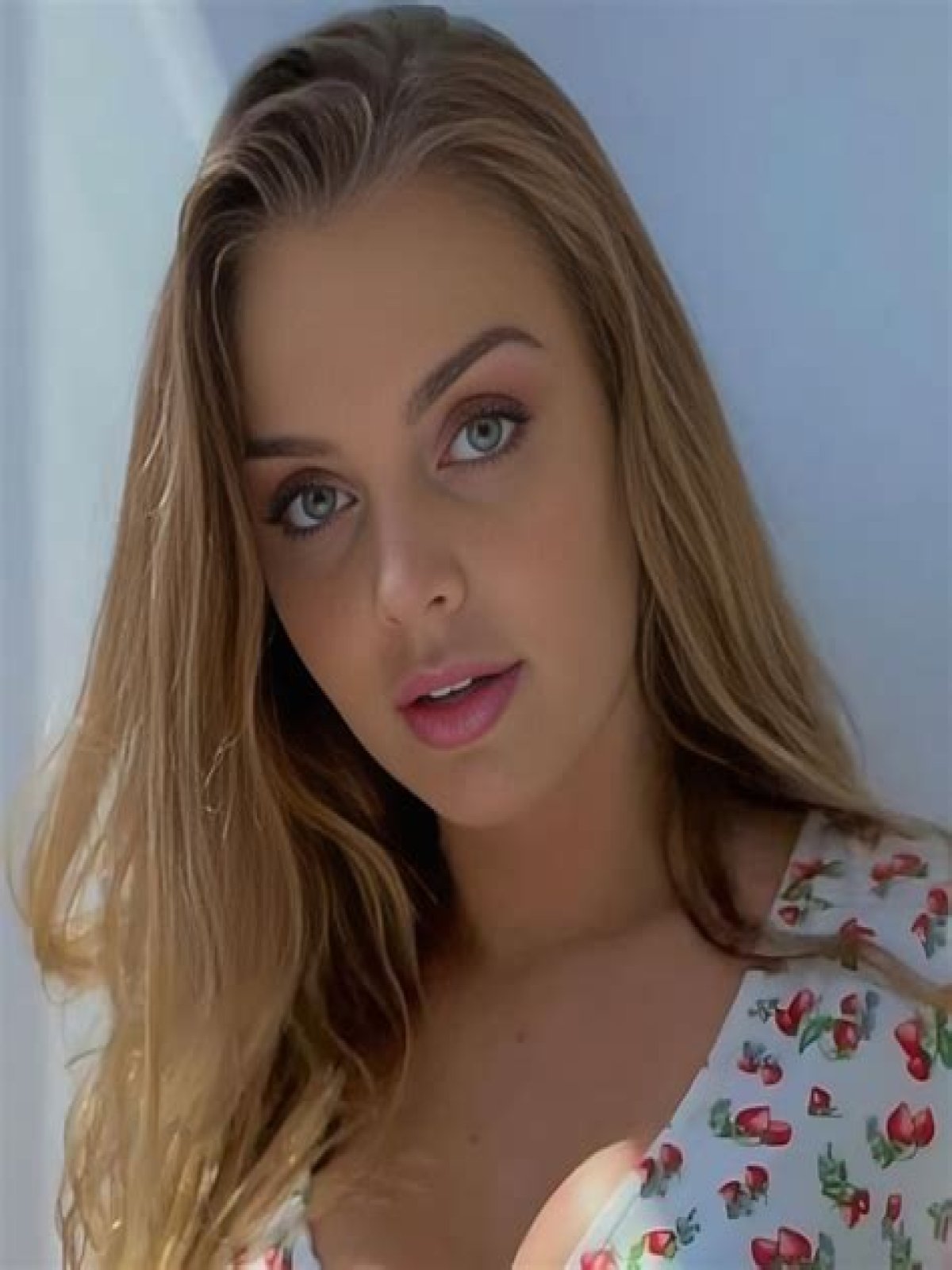 Sophia Hill (webvideostar) - Wikipedia, Age, Net Worth, Biography , Spotify, TikTok, Facebook, Facts and Family